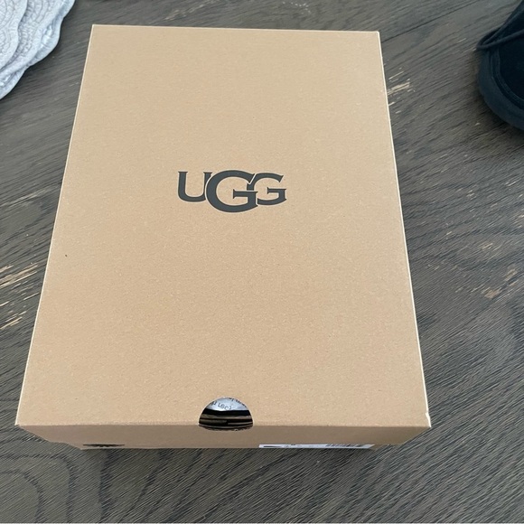 UGG Neumel Boot lined in upcycled UGGplush Size 8 Color Black - Picture 11 of 13